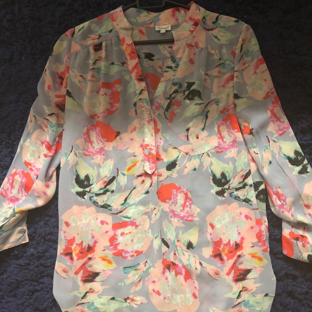PRETTY FLORAL BLOUSE